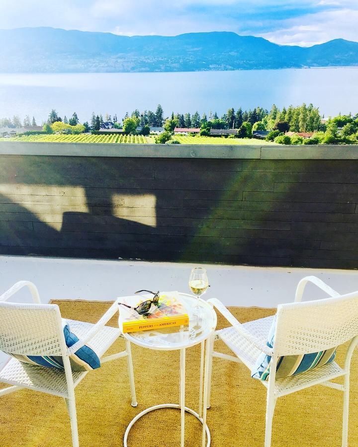 Summerhill Estate House Bed & Breakfast Kelowna Exterior photo